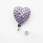 broche attache badge ID coeur lilas