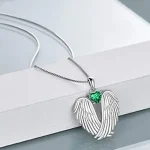 pendentif coeur vert avec ailes