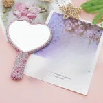 miroir en forme de coeur en diamants crystal et rose