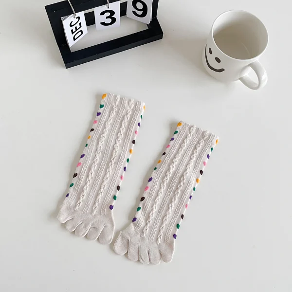 chaussettes orteils coeur beige