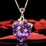 pendentif coeur zircon violet