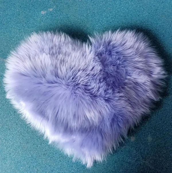 Tapis coeur fausse fourrure bleu