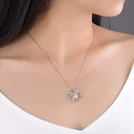 Collier élégant en boite rose
