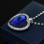 pendentif coeur bleu luxueux