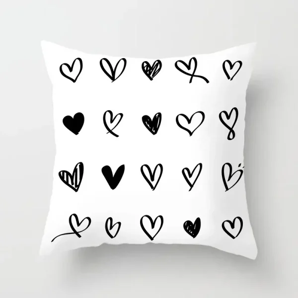 housse coussin petits coeurs noir et blanc