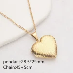 Bijou coeur en titane