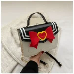 Accessoire de mode boucle coeur