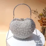 sac avec perles en forme de coeur
