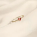 bijou coeur rouge élégant