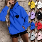 pull capuche avec motif discret