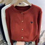 broderie coeur rouge cardigan