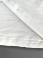 haut avec design de coeurs