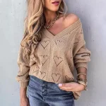 Pull coeur tricot ajouré col V