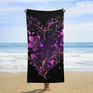 Serviette de plage coeur floral violet et noir