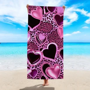 Serviette de plage coeur léopard rose