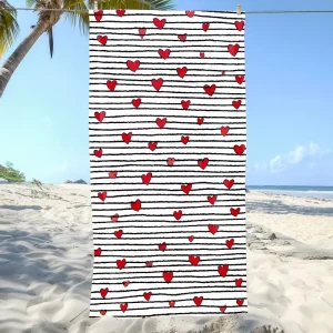Serviette de plage coeurs rayée blanc et noir horizontal