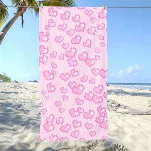 Serviette de plage rose coeurs pixelisés