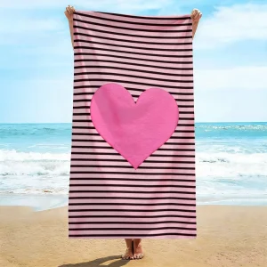 Grande serviette de plage coeur lignée rose et noire